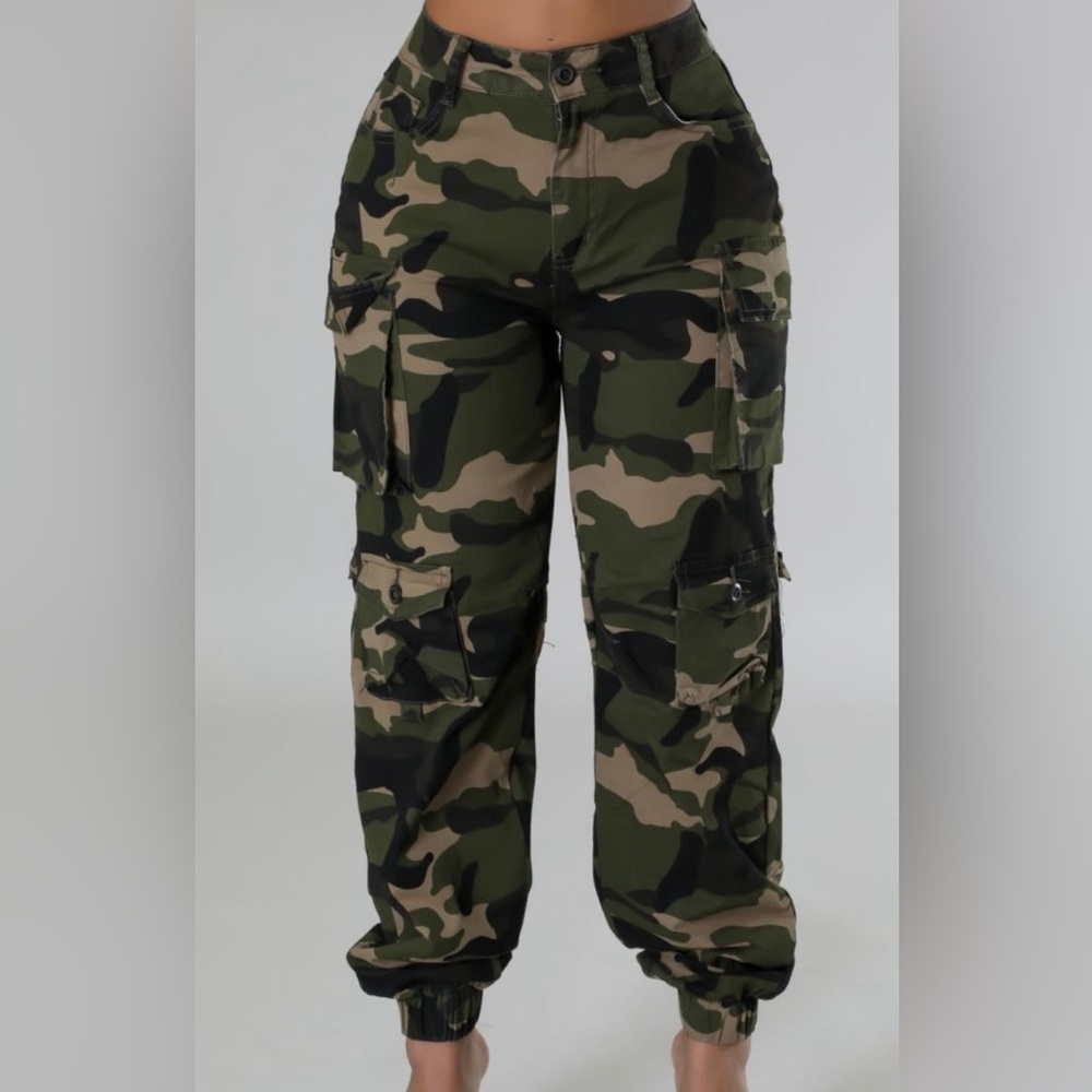 Sold out!! ‼️Camouflage pants ( Sold in my boutique)